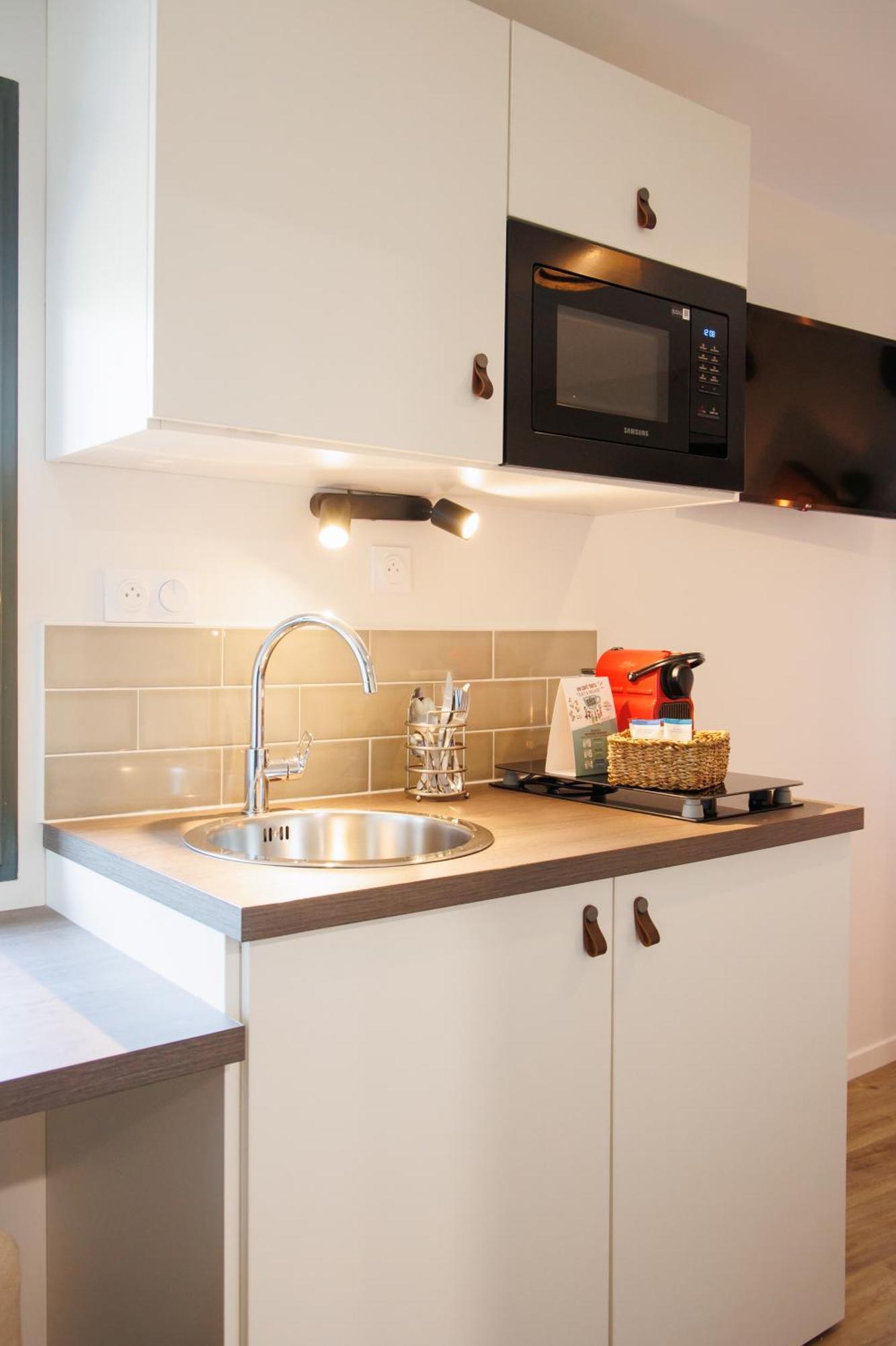 Appart'Hotel Le Corot - Acces Autonome - Saint-Junien Centre Εξωτερικό φωτογραφία