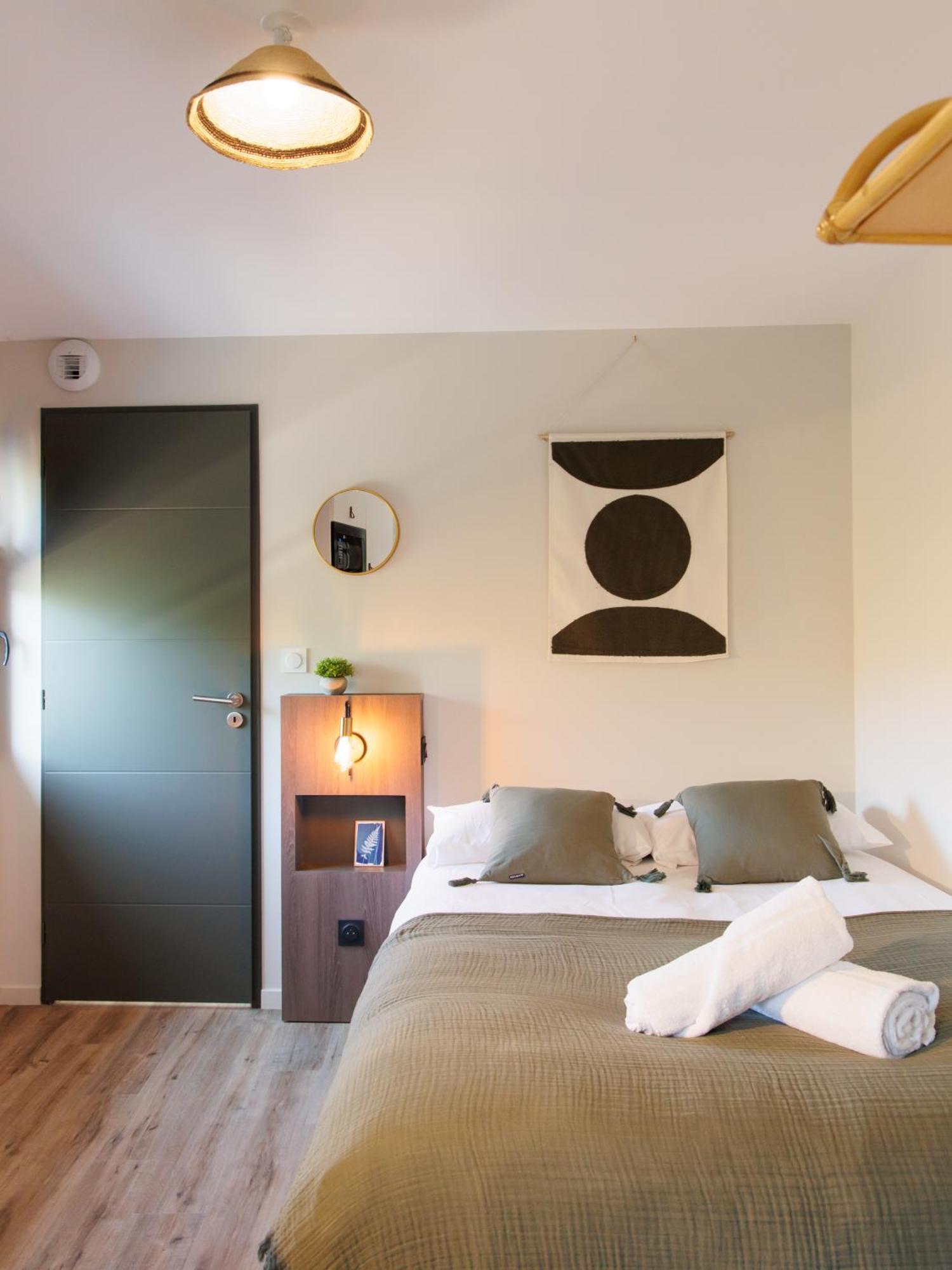 Appart'Hotel Le Corot - Acces Autonome - Saint-Junien Centre Εξωτερικό φωτογραφία