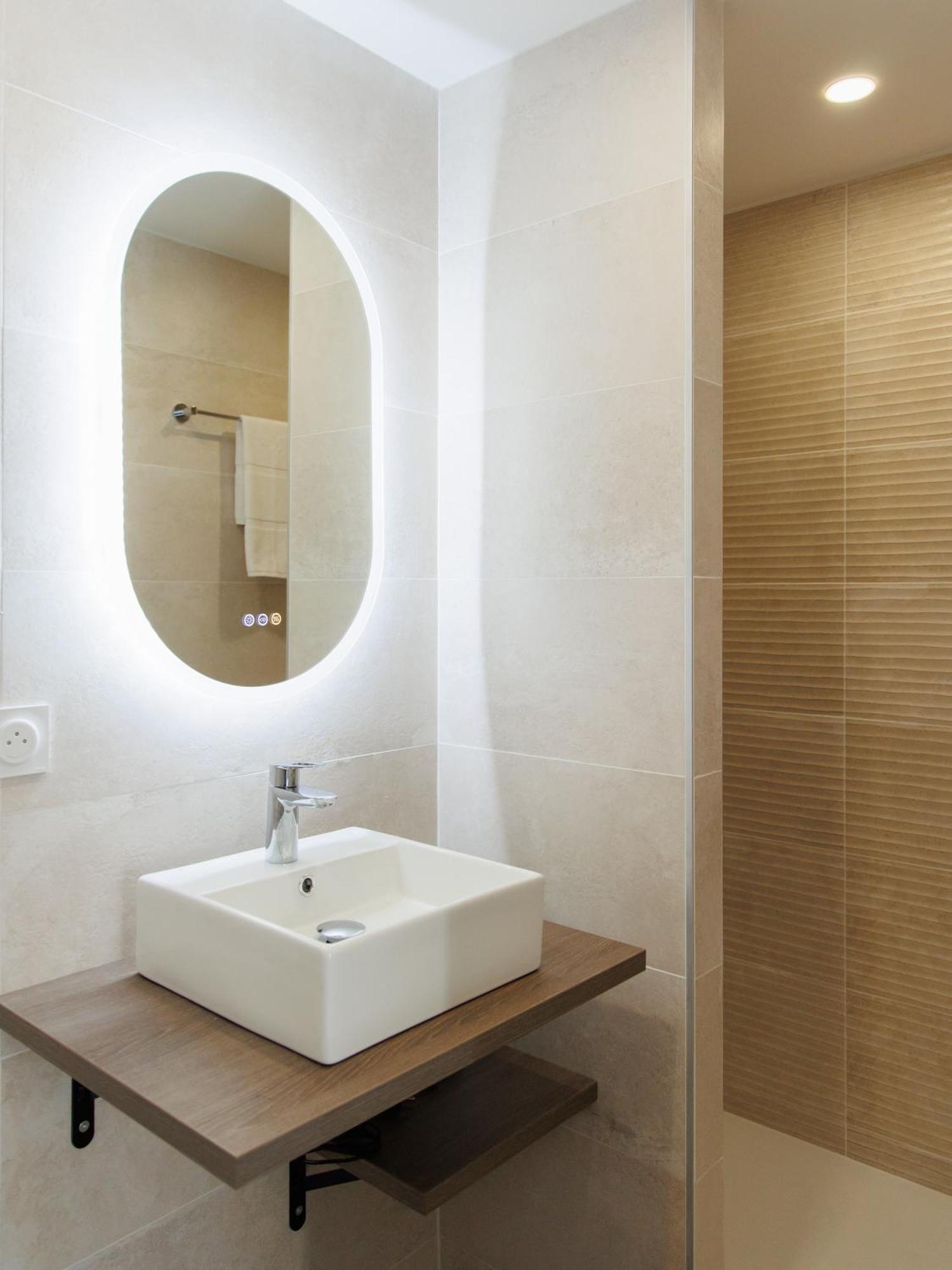 Appart'Hotel Le Corot - Acces Autonome - Saint-Junien Centre Εξωτερικό φωτογραφία